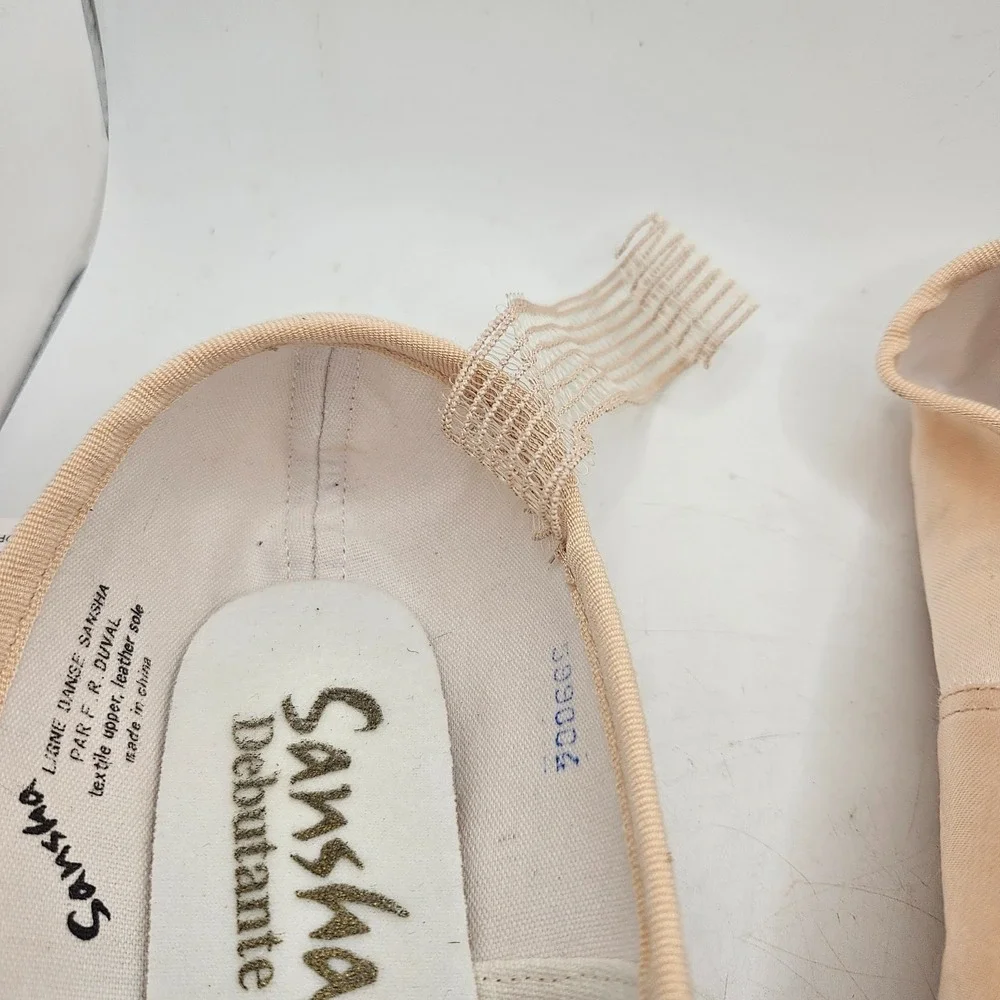 Sansha Debutante D101 Pointe Shoes 9M Peach Pink Ballet Dance NIB